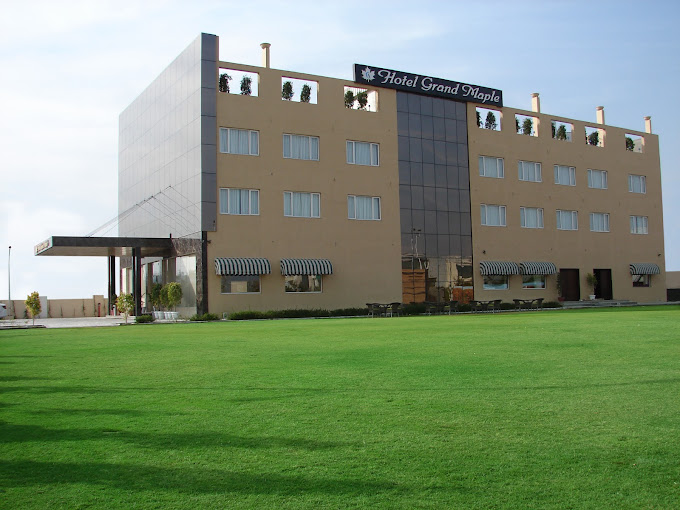 Photo of Hotel Grand Maple 